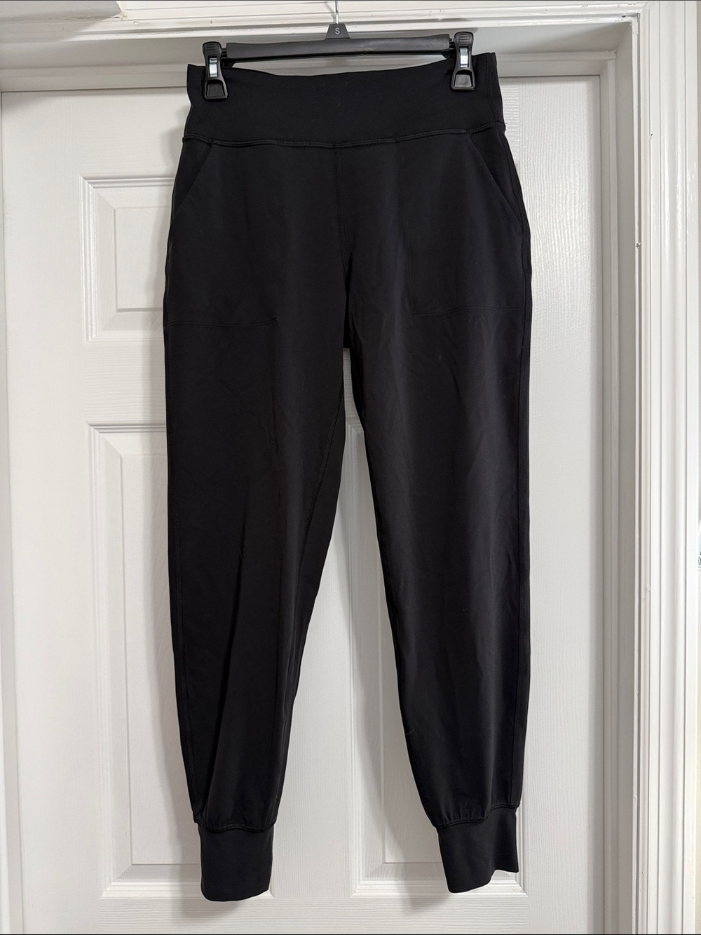 Lululemon black joggers NWOT